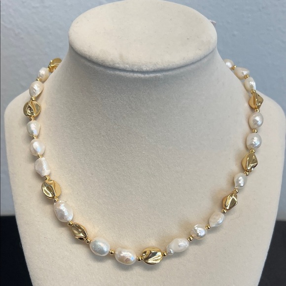 La Meno | FreshWater Pearl Necklace - Picture 7 of 7